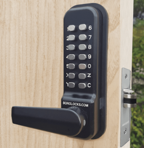 BL4402 - Marine grade, free turning lever handle keypad, inside holdback lever handle & 28mm ali latch